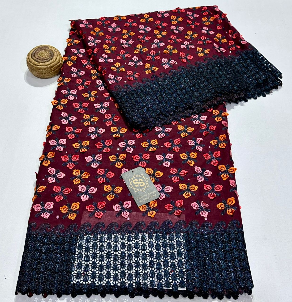 EXQUISITE APPLIQUE LACES