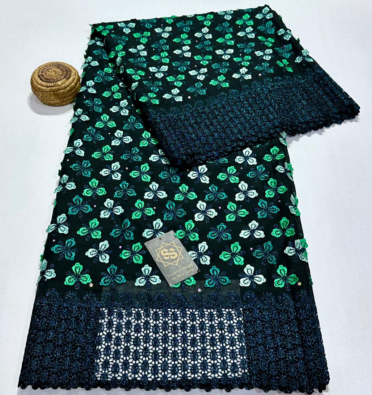 EXQUISITE APPLIQUE LACES